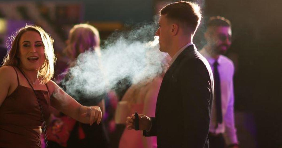 Australia to ban the import of disposable vaporizers, citing