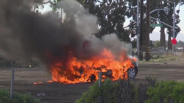 Oakland car fire 