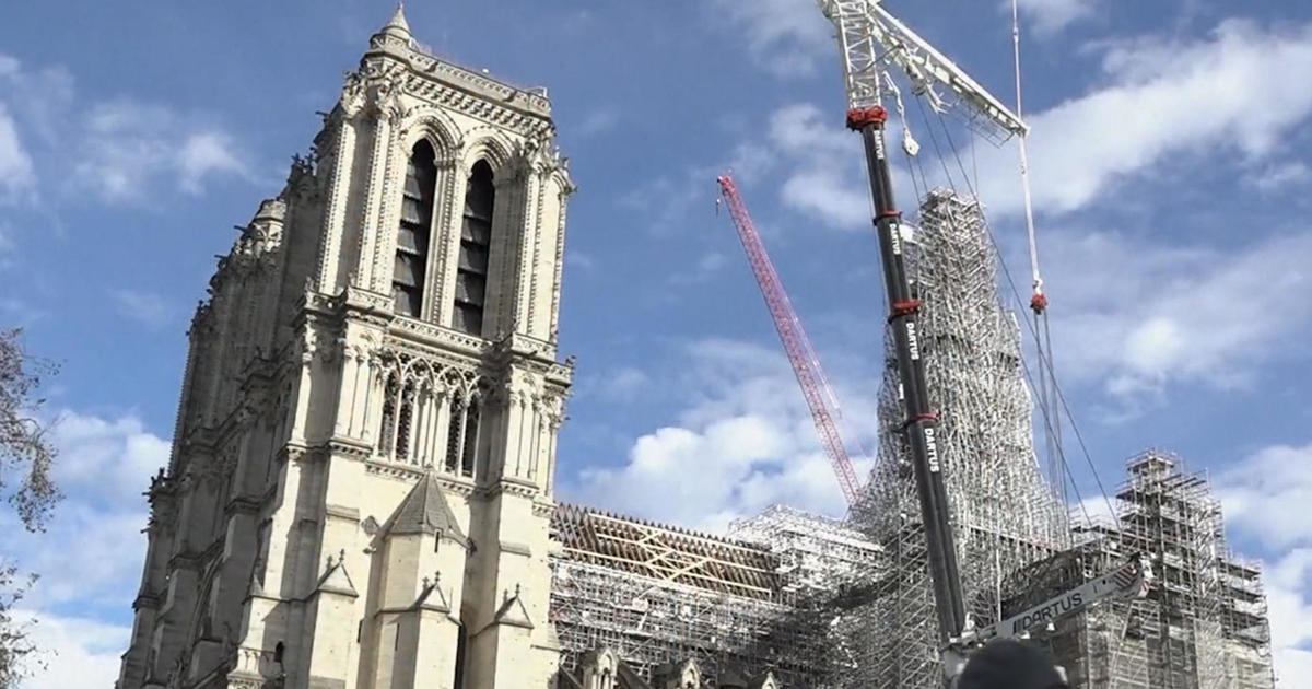 New Notre Dame Spire Being Installed - News Headlines