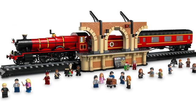 How to Build the LEGO City Express Passenger Train Set - History-Computer