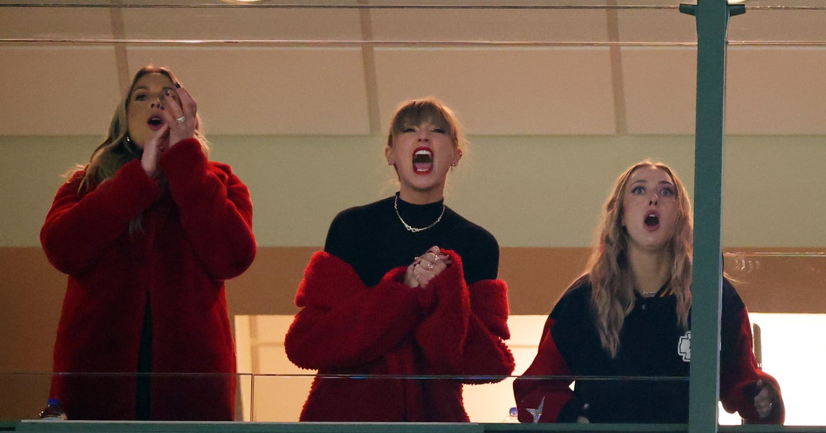 Taylor Swift attends Chiefs game with Brittany Mahomes – but they weren’t the only famous faces there Taylor Swift attends Chiefs game with Brittany Mahomes – but they weren’t the only famous faces there
