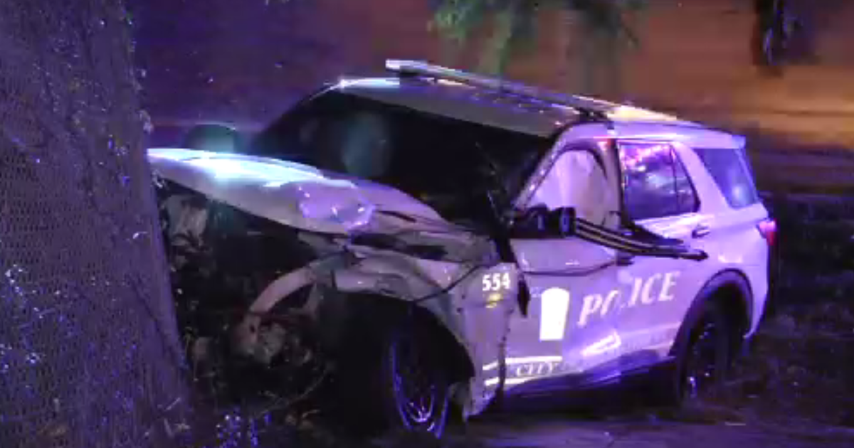 Miami Gardens police officer, 2 others hurt in the course of early early morning site visitors crash Miami Gardens police officer, 2 others hurt in the course of early early morning site visitors crash