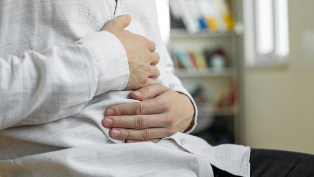 cbsn-fusion-what-to-eat-and-avoid-when-dealing-with-ulcerative-colitis-thumbnail-2505233-640x360.jpg