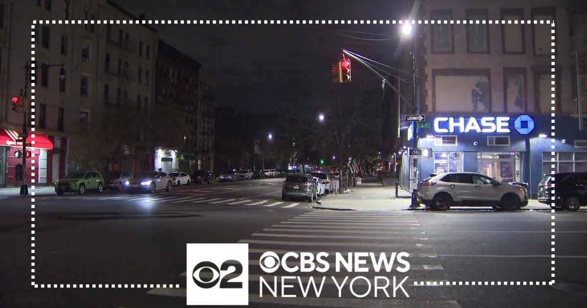 Man, 25, shot overnight in East Harlem - CBS New York