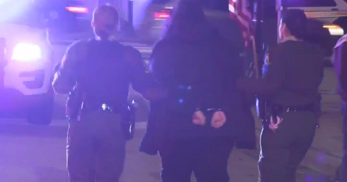 4 Armed Robbery Suspects In Custody After Police Chase Ends On Chicagos Southwest Side Cbs