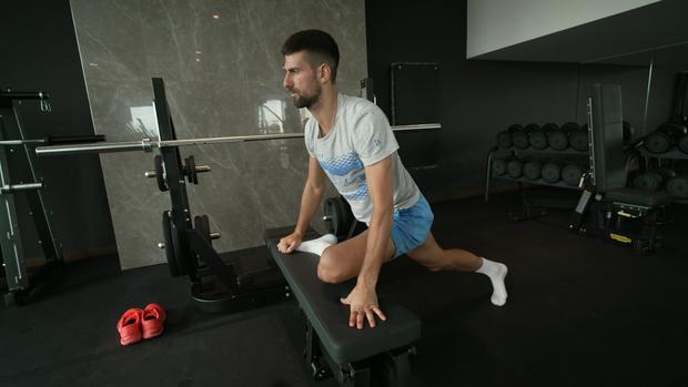 Novak Djokovic stretching 