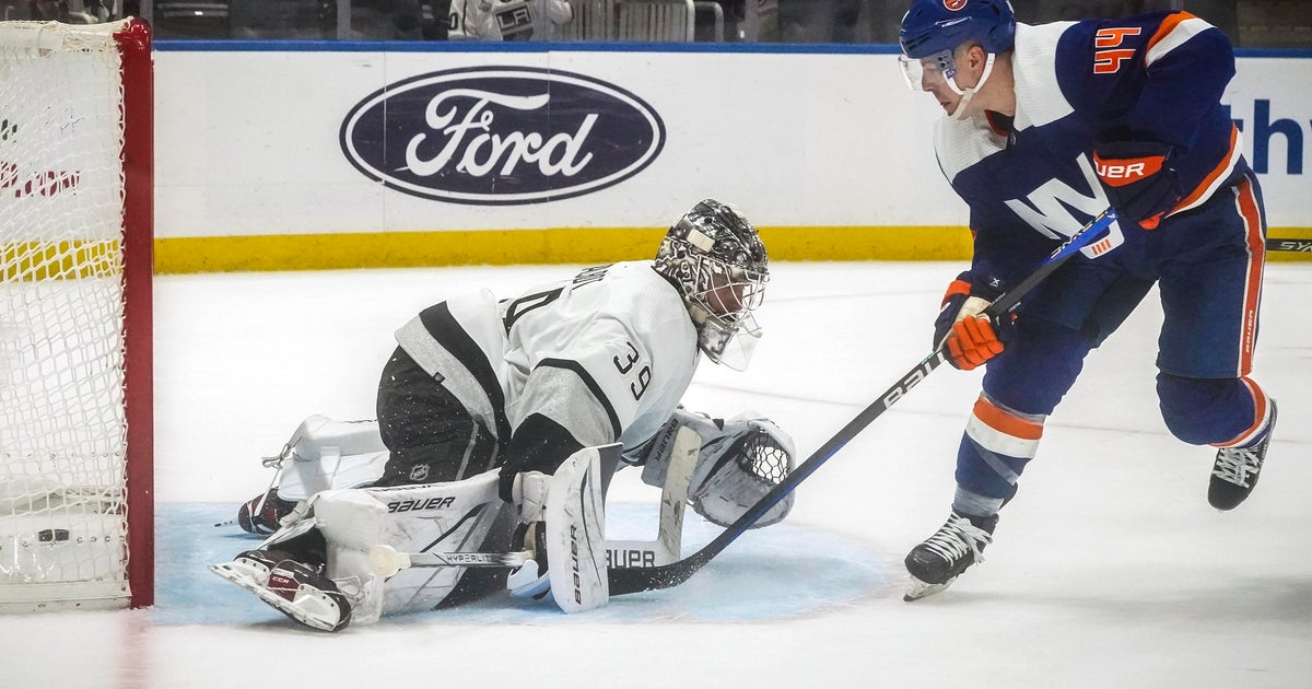 Pageau scores in OT as Islanders rally for 3-2 win and hand Kings