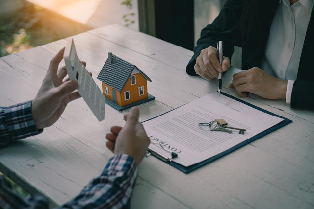 Mortgage rates are falling. Should you refinance your home now? - CBS News