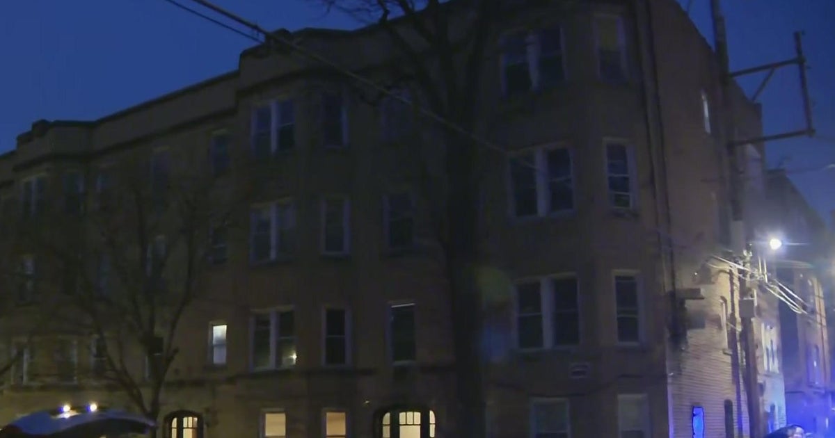 Person found dead after apartment fire on Chicago's Far North Side ...