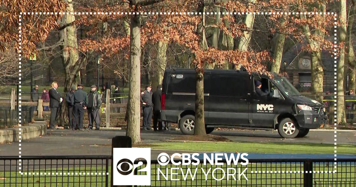 Body found in Central Park playground, police say - CBS New York