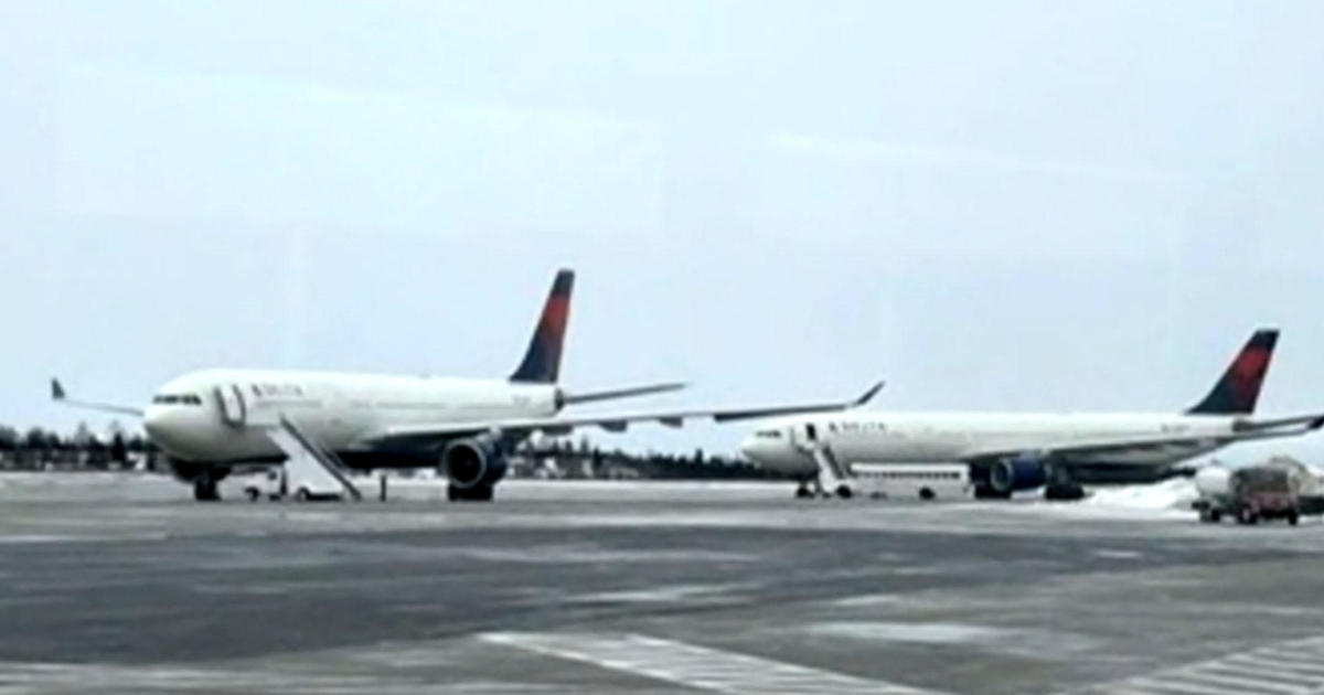 Pasażer linii Delta utknął w odległej bazie wojskowej po skierowaniu lotu do Kanady