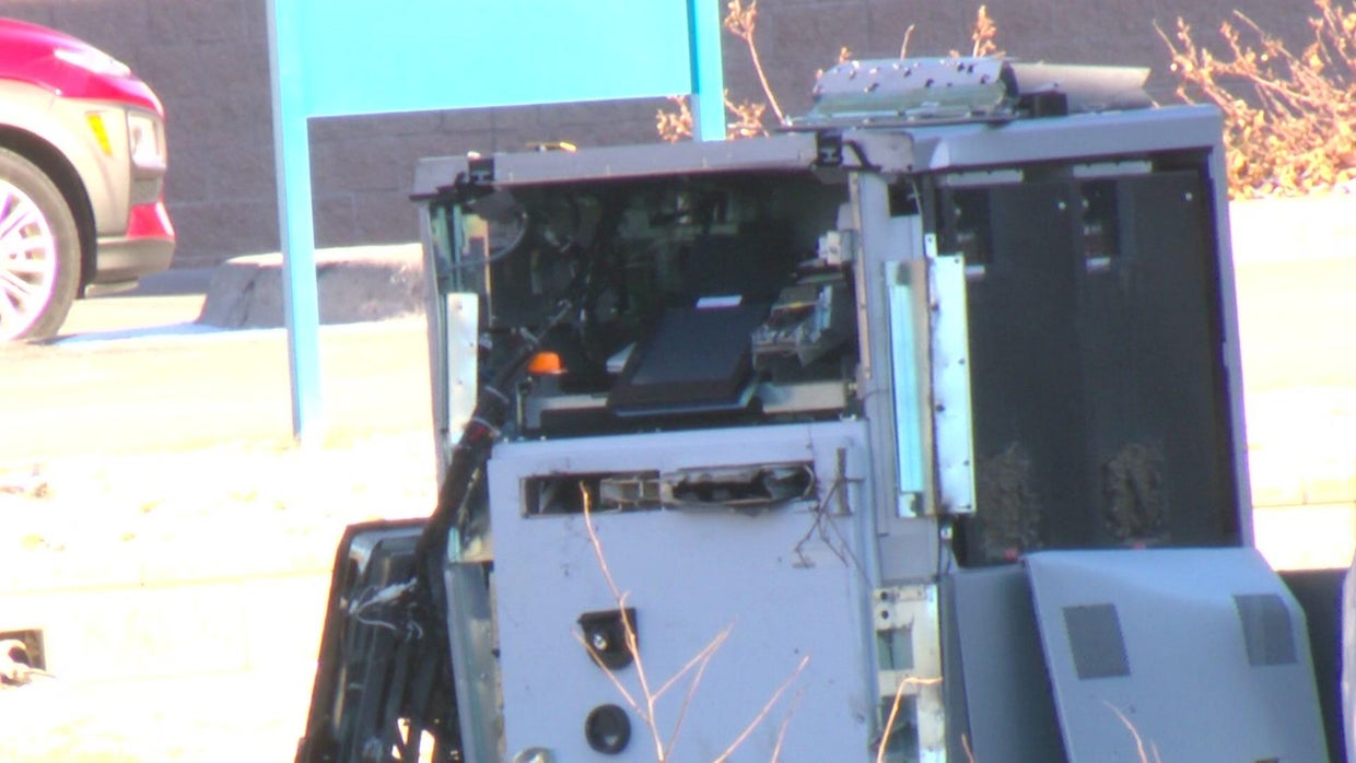 raw-tue-great-southern-bank-atm-robbery-and-key-hotel-b-roll-chaney.jpg 