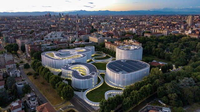 Global and hybrid, a university for today&rsquo;s evolving world