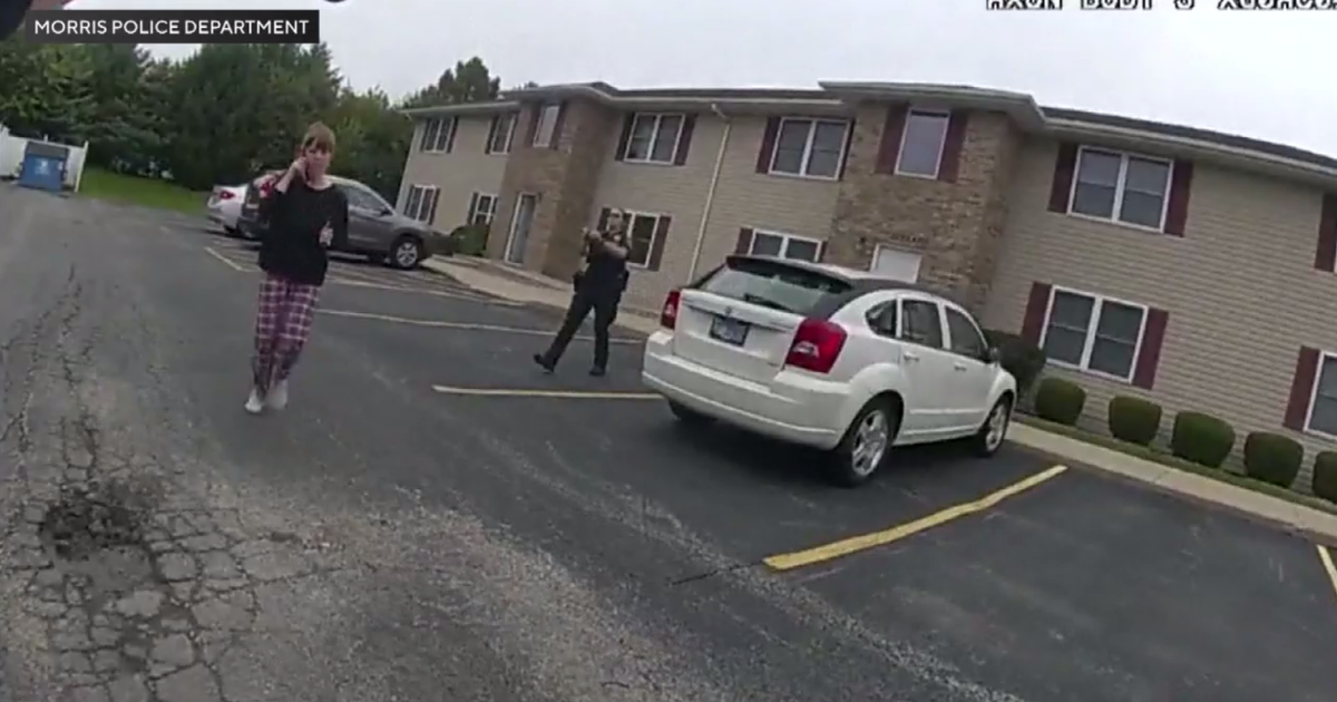 Body cam video shows moments before police in Morris, Illinois shot and killed woman