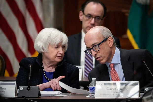 La secrétaire au Trésor Janet Yellen préside la réunion du Conseil de surveillance de la stabilité financière