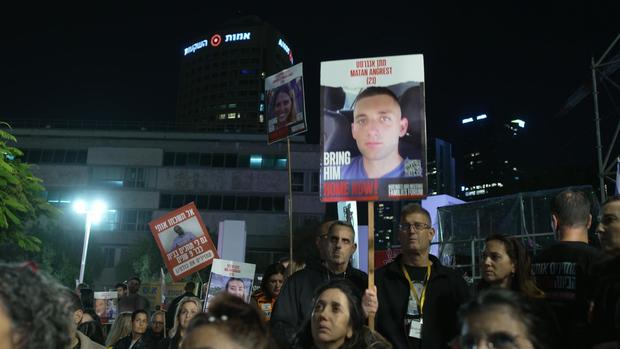 Israelis demand hostage release 