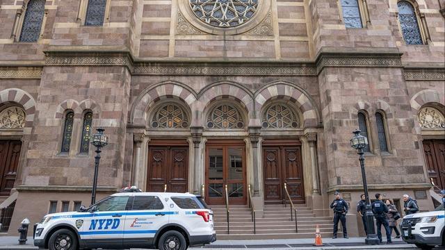 cbsn-fusion-several-synagogues-jewish-institutions-get-bomb-threats-over-weekend-thumbnail-2536746-640x360.jpg 