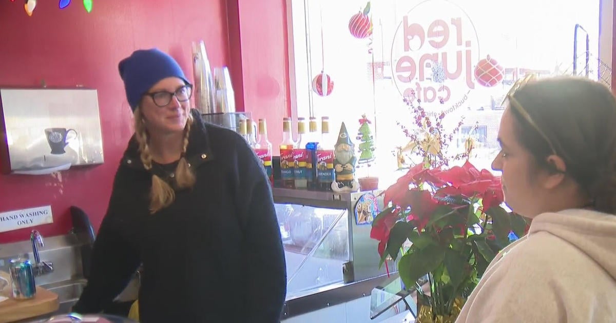 Beloved Bucktown Cafe Is One Of Four Restaurants Robbed Or Burglarized Overnight Cbs Chicago 9842