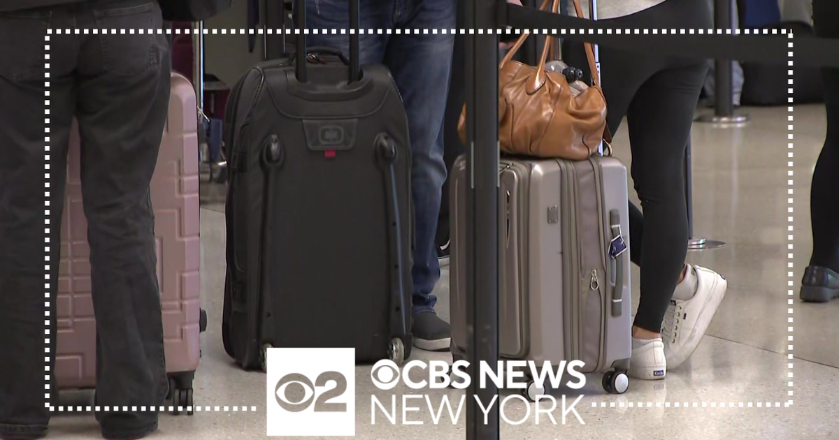 Holiday travel rush already in full swing at Newark Airport