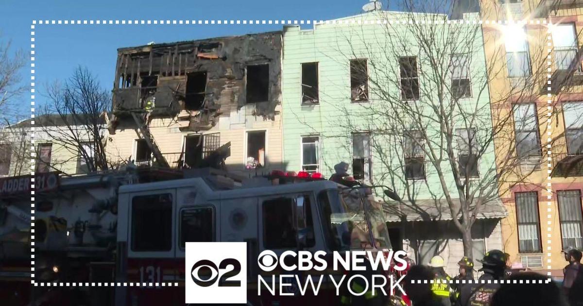 2 Firefighters Hurt Battling Brooklyn Apartment Building Fire - CBS New ...