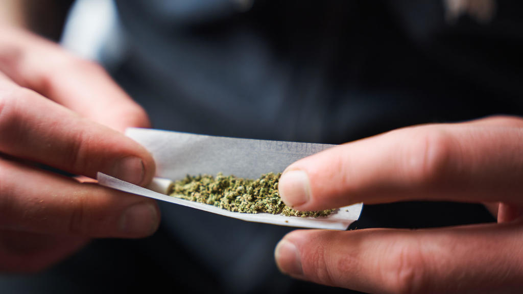 Minnesota would tweak cannabis business licensing process under bill at capitol