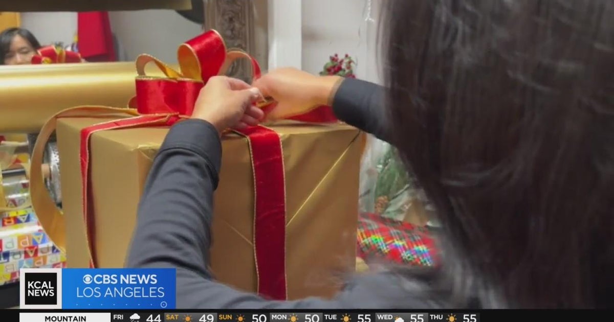 Studio City gift-wrapping shop gears up for holiday season - CBS Los ...