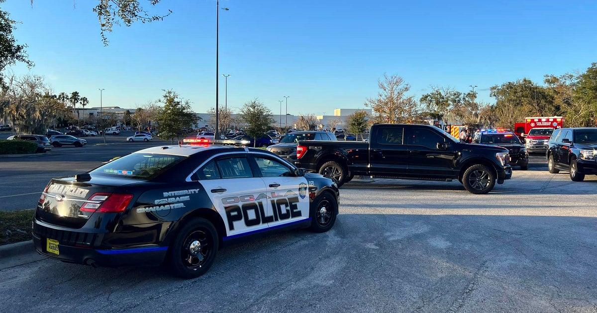 A person is killed and a lady hurt in a ‘targeted’ afternoon capturing at a Florida purchasing shopping mall A person is killed and a lady hurt in a ‘targeted’ afternoon capturing at a Florida purchasing shopping mall