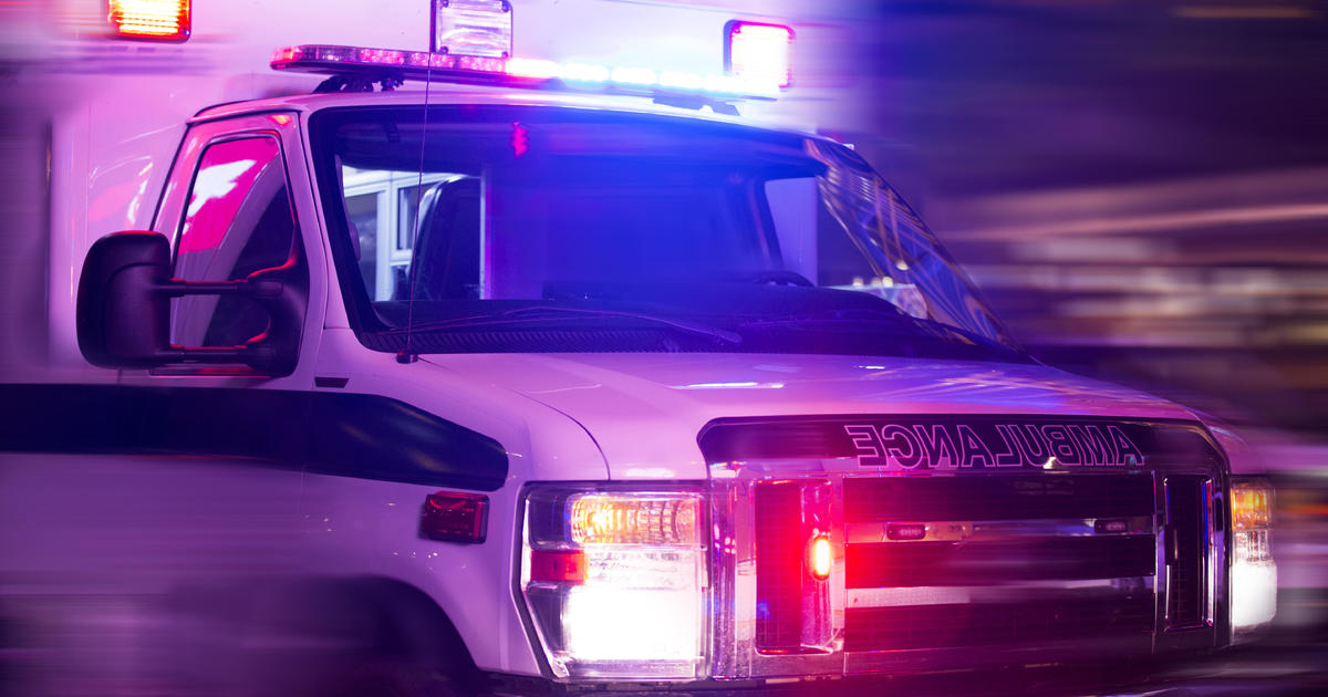 Множество хора бяха ранени, след като превозно средство се блъсна в медицински център в Остин, Тексас