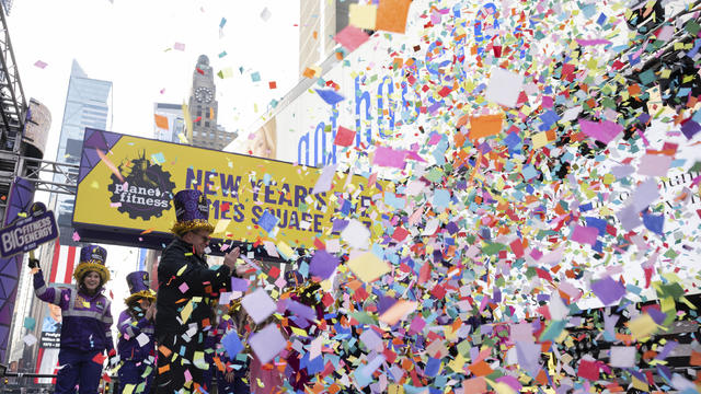 2022 Planet Fitness New Year's Eve Confetti Test 