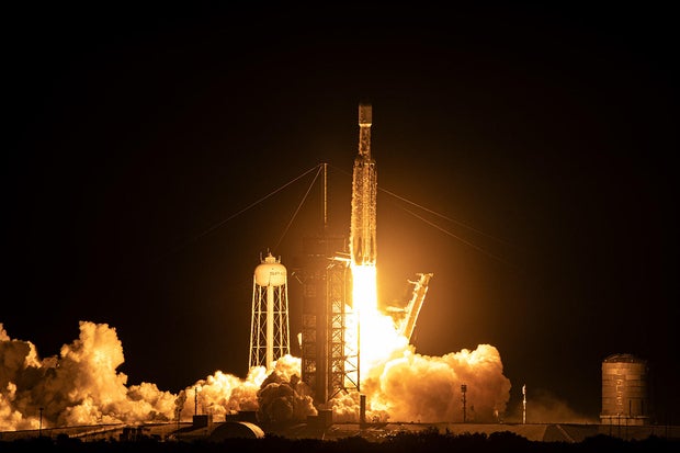 122823-x37b-launch.jpg