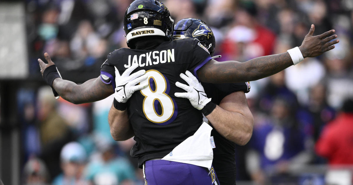 Lamar Jackson’s fantastic passer ranking assists Ravens rout Dolphins 56-19 to clinch prime seed in AFC
