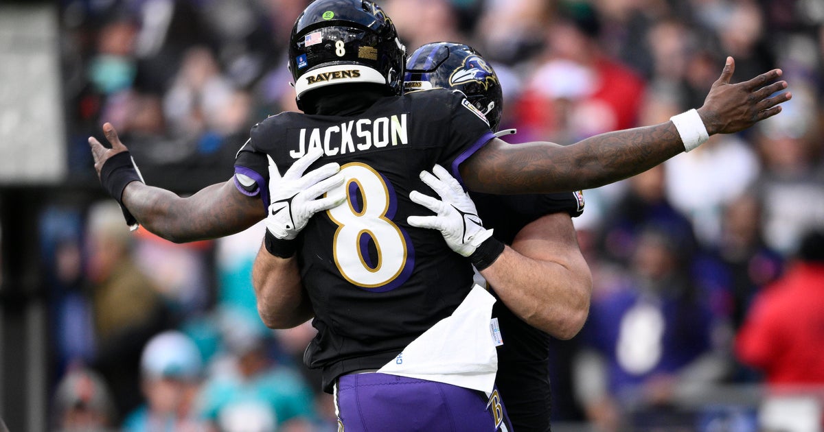 Lamar Jackson’s fantastic passer ranking assists Ravens rout Dolphins 56-19 to clinch prime seed in AFC Lamar Jackson’s fantastic passer ranking assists Ravens rout Dolphins 56-19 to clinch prime seed in AFC