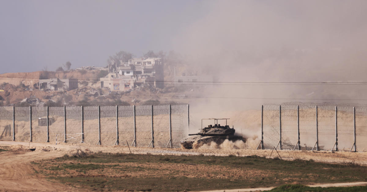 Israel moving thousands of troops out of Gaza, but expects "prolonged fighting" with Hamas