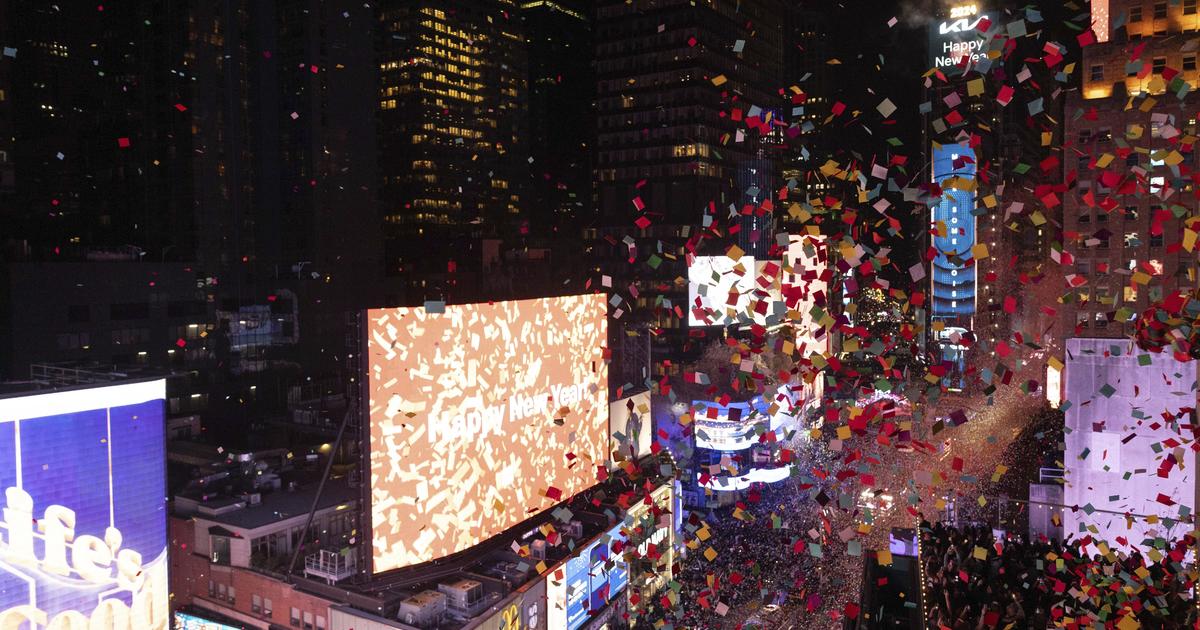 Zvonění v roce 2024: Silvestrovské fotky z celého světa