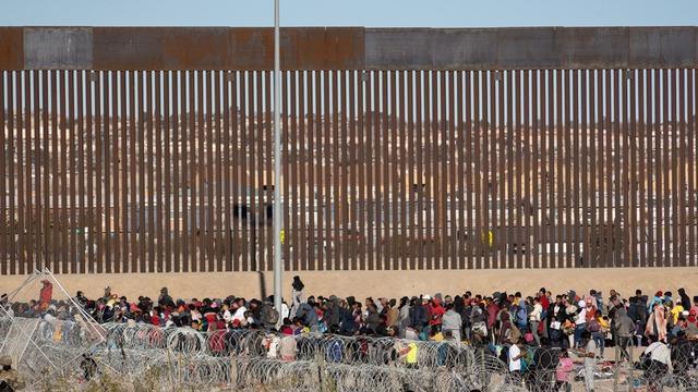 cbsn-fusion-four-us-mexico-border-crossings-set-to-reopen-thursday-thumbnail-2571521-640x360.jpg 