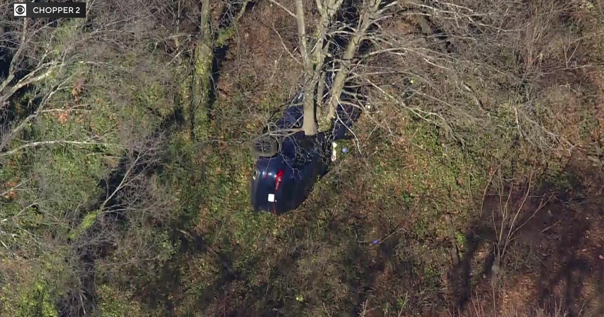 17yearold boy killed in car crash on Long Island CBS New York