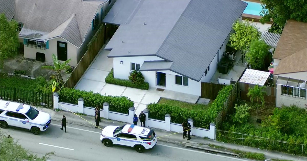 1-calendar year-previous child pulled from pool of Miami household, officers say 1-calendar year-previous child pulled from pool of Miami household, officers say