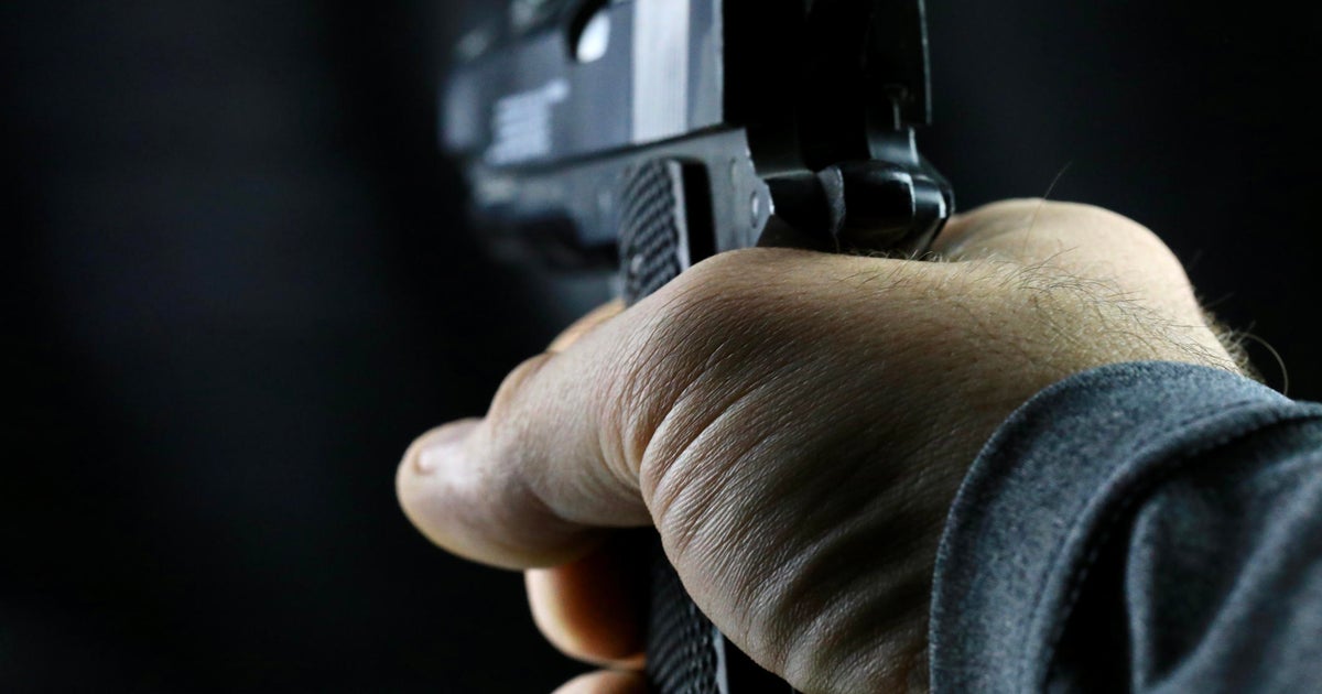 California law that bans carrying firearms in most public places is blocked again