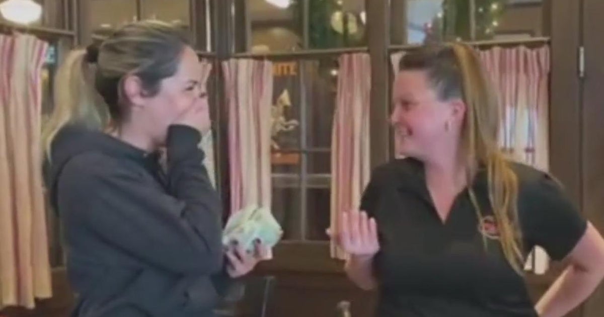 Group of friends leave ,200 tip for restaurant wait staff Group of friends leave ,200 tip for restaurant wait staff