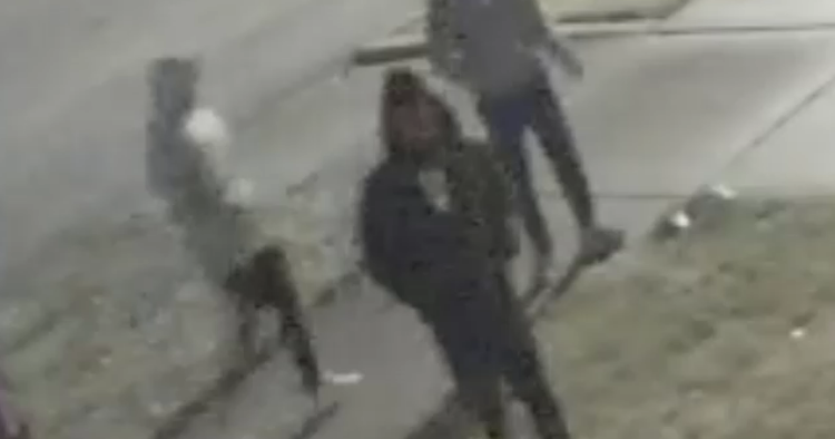 Chicago police seek trio in South Side armed robbery - CBS Chicago