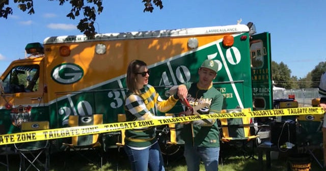 Fans explain why a Green Bay Packers tailgate is special - CBS News