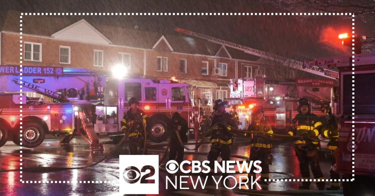 FDNY: 8 hurt in Queens house fire - CBS New York
