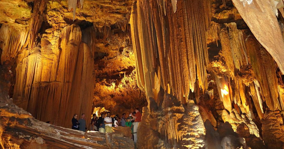 Жена почина след падане от 100 фута в пещера във Вирджиния