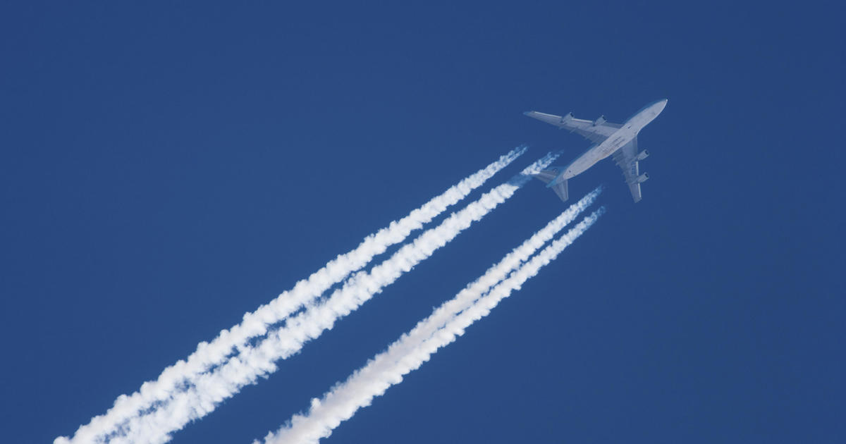 Противодействието - линиите зад самолетите - затоплят планетата. Може ли да се появи лесно AI решение на хоризонта?