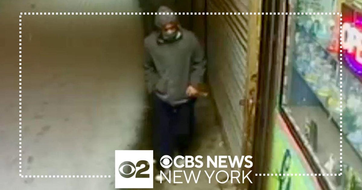 Intense manhunt for NYC stabbing spree suspect - CBS New York
