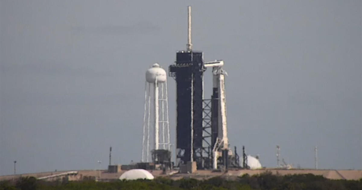 SpaceX отмени стартирането на третия си полет на търговски екипаж