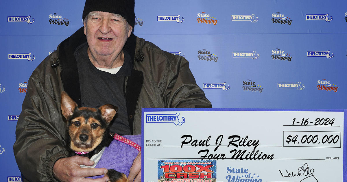 Мъж от Масачузетс печели печалба от лотария от 4 милиона долара с куче, планира дарение на Лигата за спасяване на животни