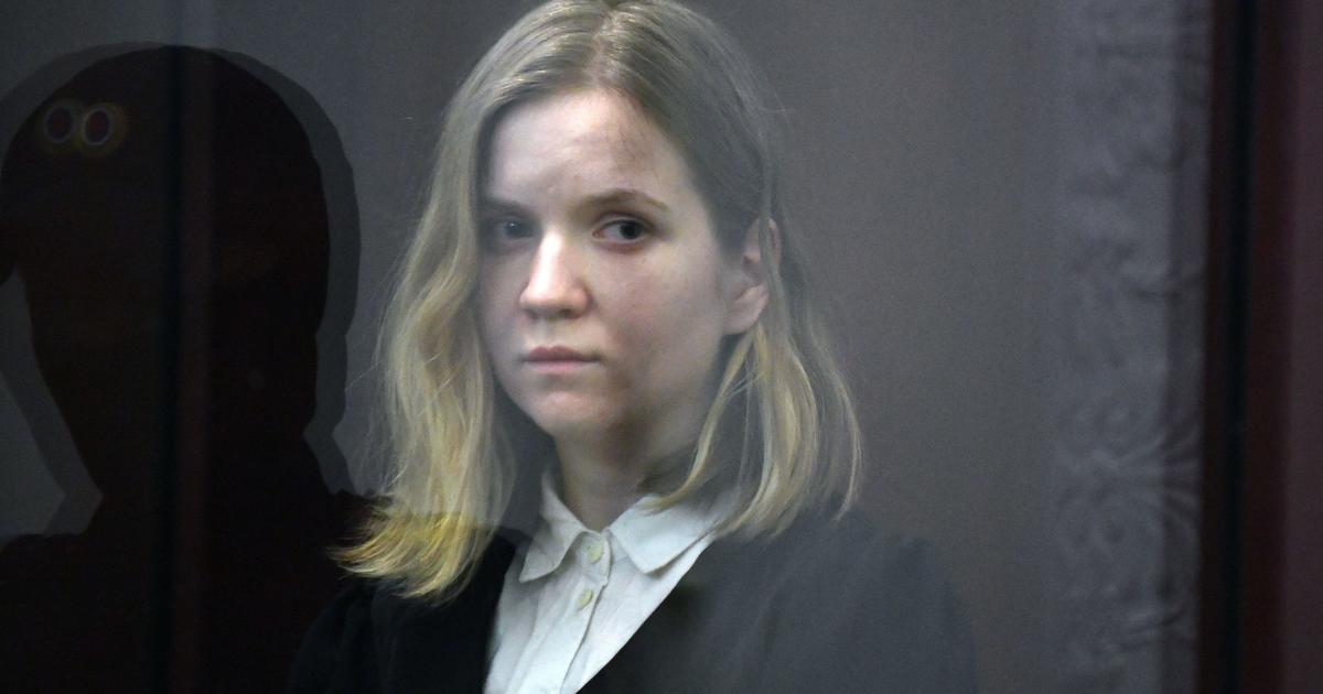 Жена, обвинена в убийството на провоенен блогър при бомбена атака в кафене, е изправена пред 28 години руски затвор