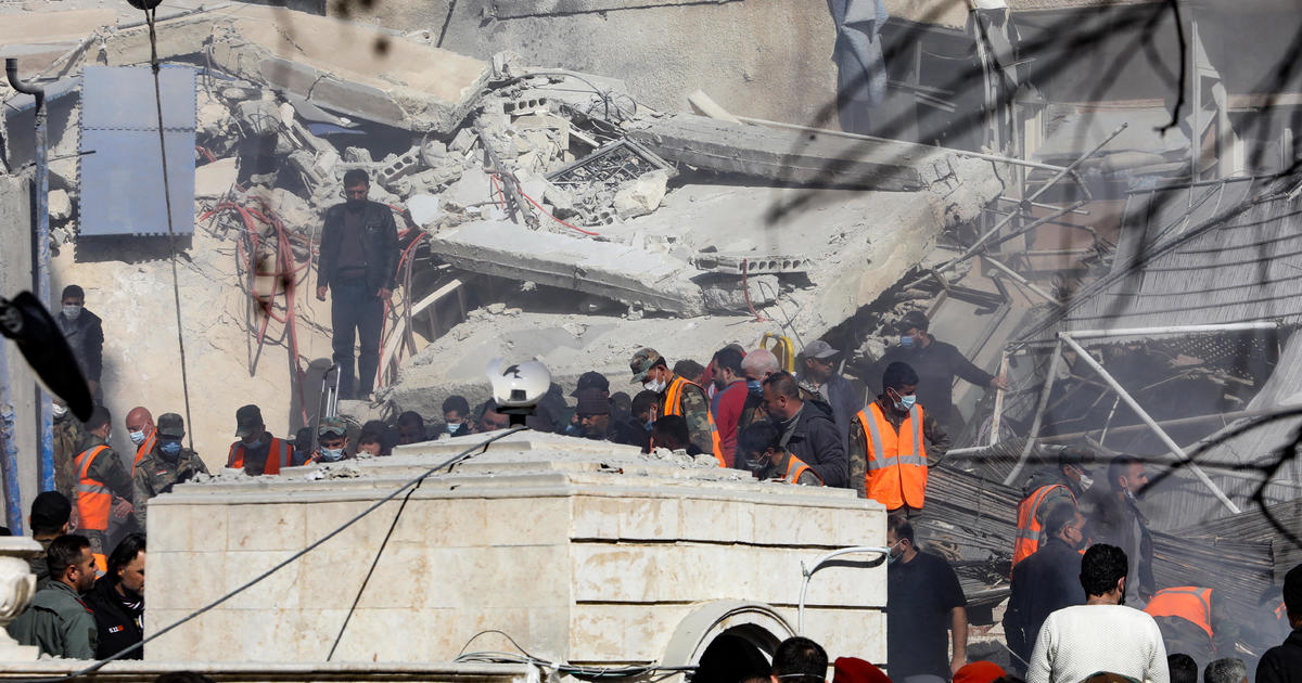 Израелски удар срещу сирийската столица Дамаск в събота разруши сграда,