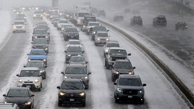 "Historic" Winter Storm descends on St. Paul, Minnesota 